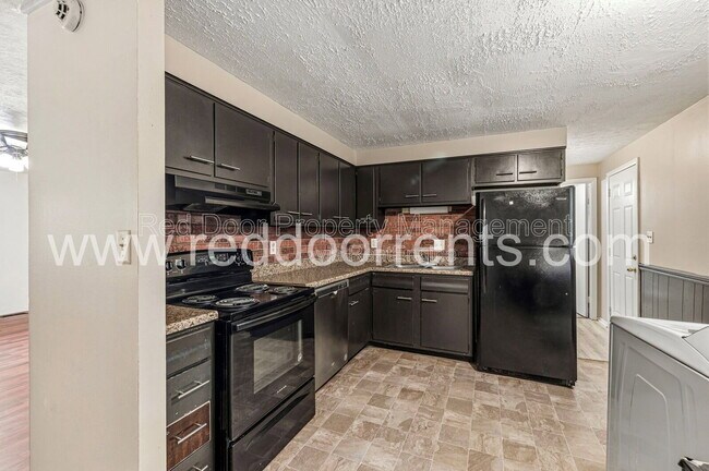 Foto del edificio - 9949 Ellis Dr