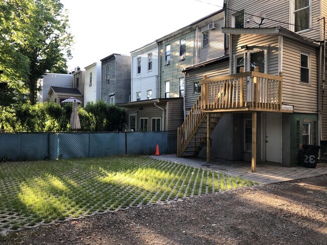 Building Photo - 23 Sherman Pl