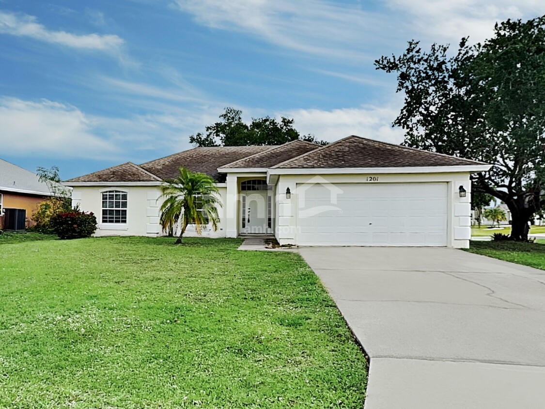 Primary Photo - 1201 SW Minyo Ave
