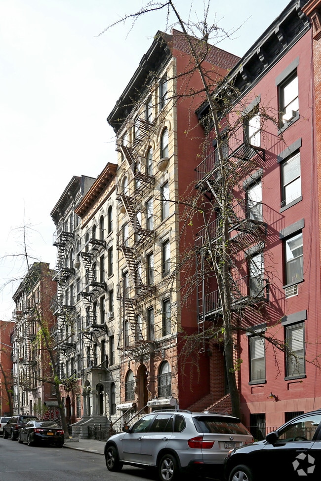 Building Photo - 63 E 7th St