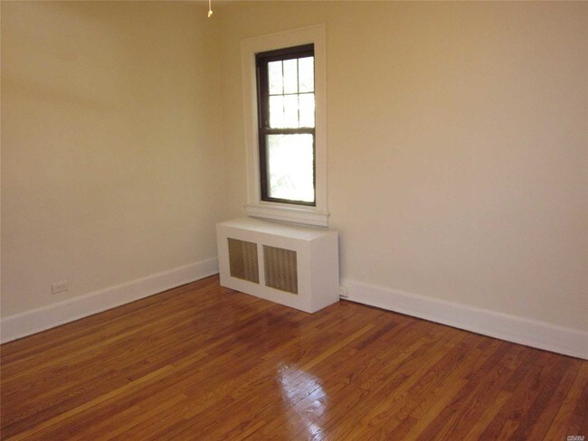 Building Photo - 40 Oakwood Rd