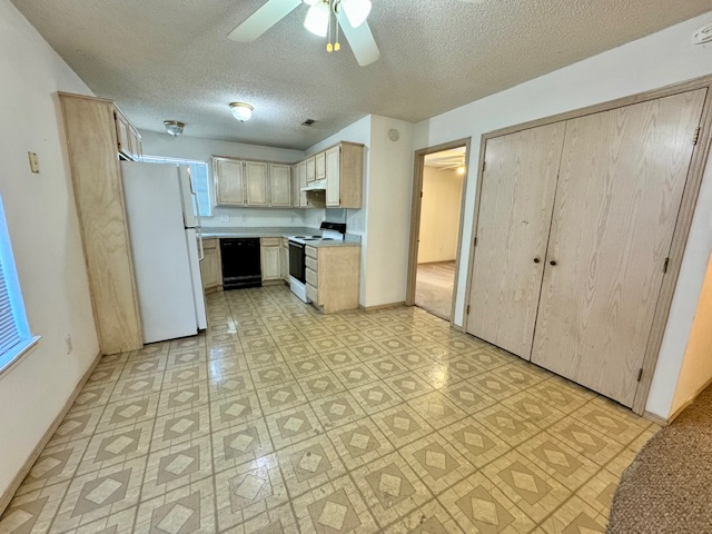 Building Photo - 1386 N Bernice Dr