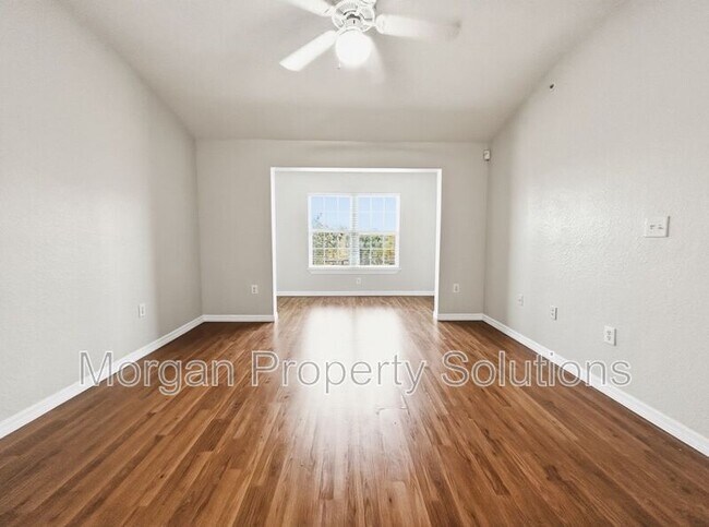 Foto del edificio - 5463 Vineland Rd