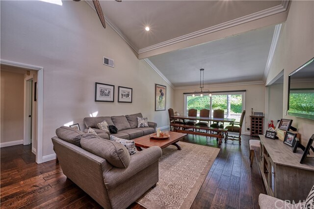 Building Photo - 26891 La Sierra Dr