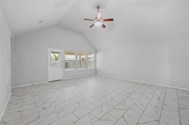 Building Photo - 2012 Cattle Creek Rd