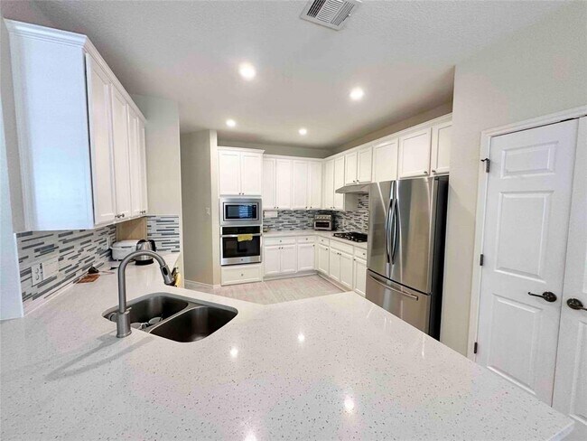 Building Photo - 11616 Misty White Dr