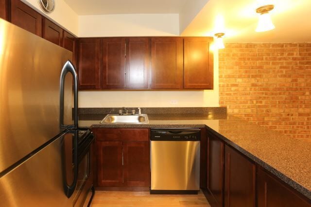 Building Photo - 1225 N LaSalle St