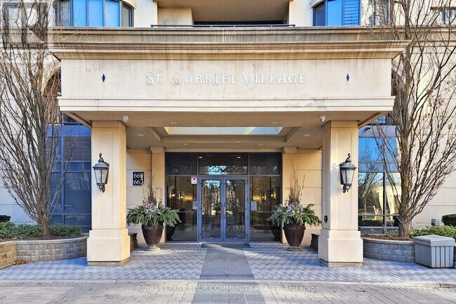 Photo du bâtiment - 662-6662 Sheppard Ave E