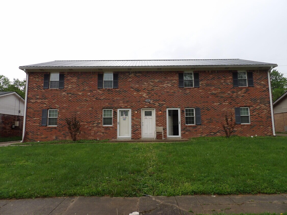 Foto principal - 204 Landings Dr
