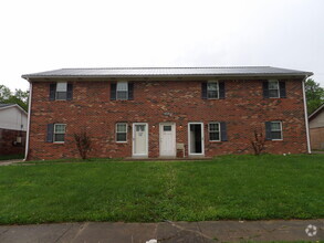 Building Photo - 204 Landings Dr