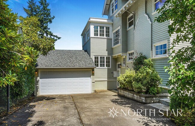 Foto del edificio - Live in a National Historic Home