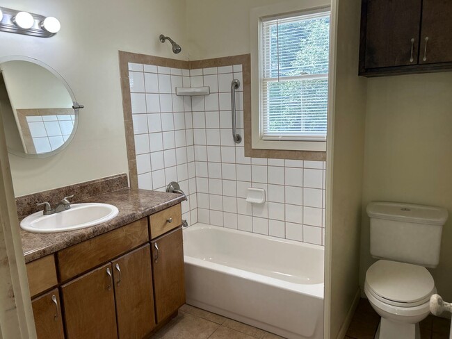 Building Photo - DRP Investments-3304/3306 Maple Road