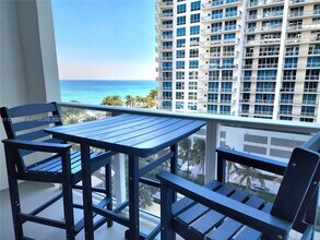 Building Photo - 3505 S Ocean Dr