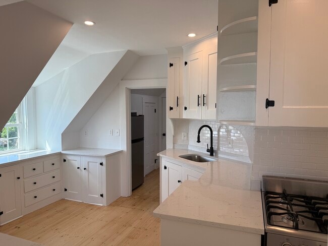 Building Photo - 23 Ingalls Ter