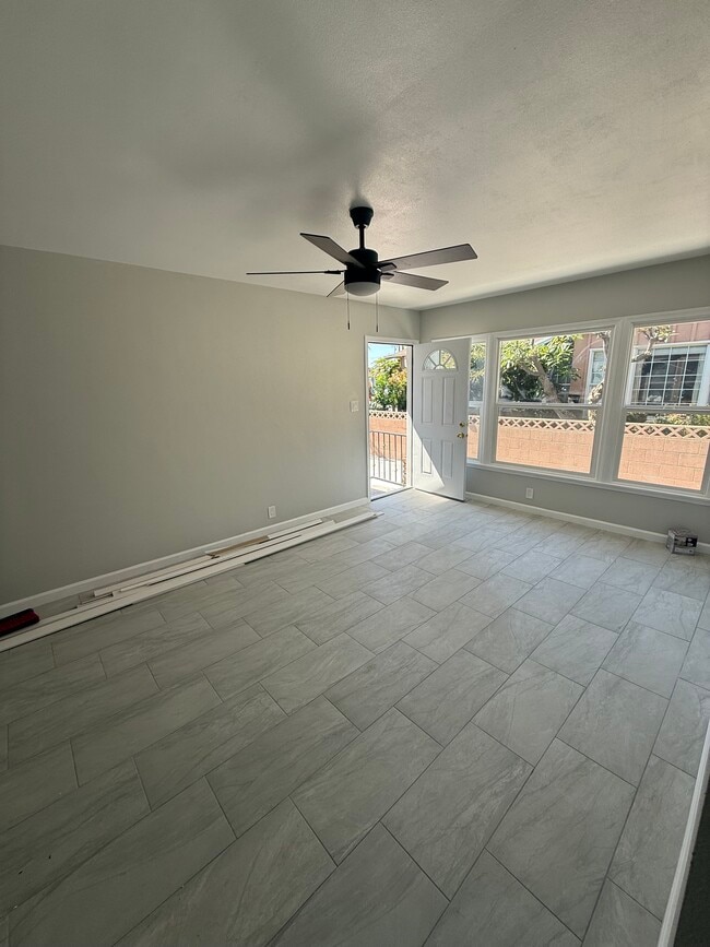 Building Photo - 4950 Southall Ct