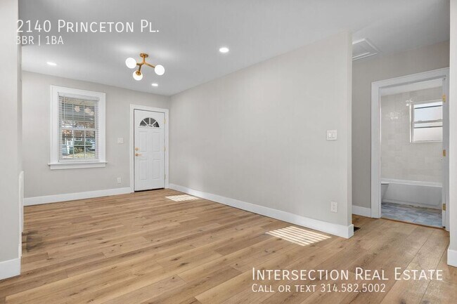 Foto del edificio - 2140 Princeton Pl