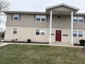 Building Photo - 26-32 Circle Dr