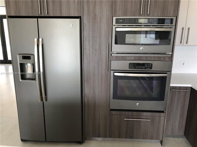 Foto del edificio - 16426 NE 31st Ave