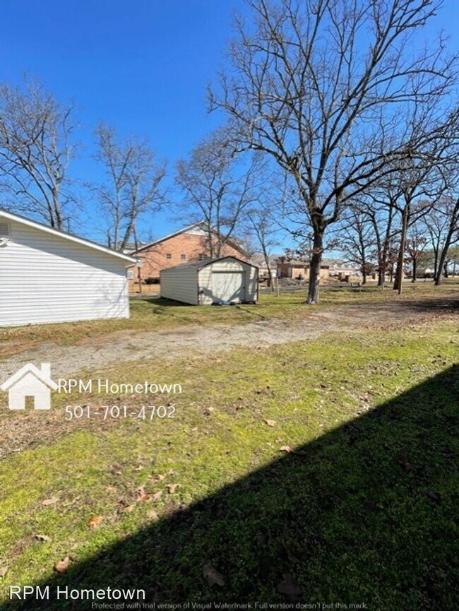 Building Photo - 6 br, 1 bath House - 450 Lakeland Dr