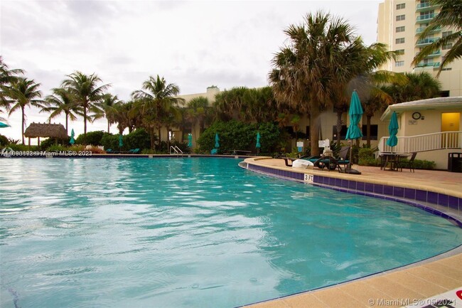 Foto del edificio - 3801 S Ocean Dr