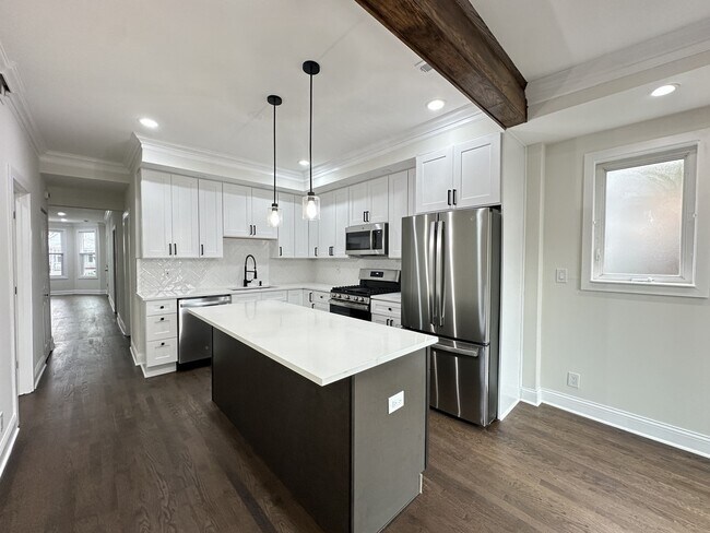 Foto del edificio - 2317 N Keeler Ave