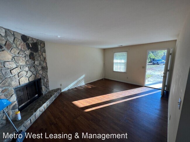 Building Photo - 2 br, 1 bath House - 120 Mitchell Circle