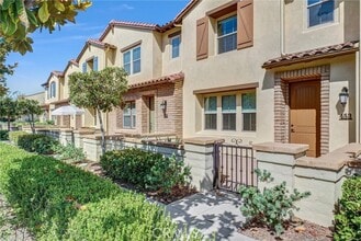 Building Photo - 453 Estrella Ln