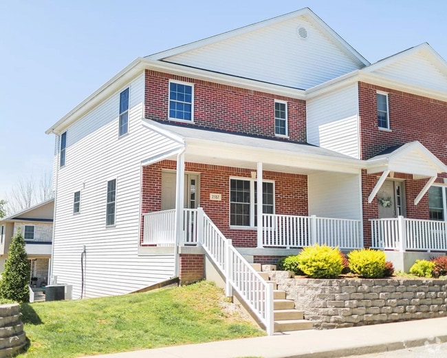 Building Photo - 2587 S Flat Rock Rd