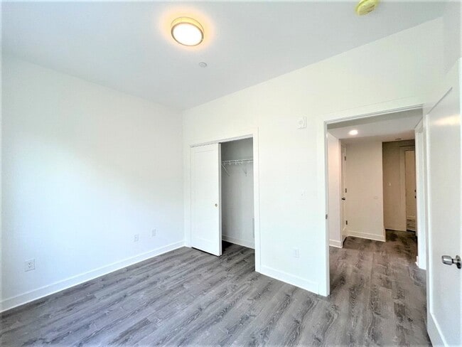 Foto del edificio - 302 Broadway