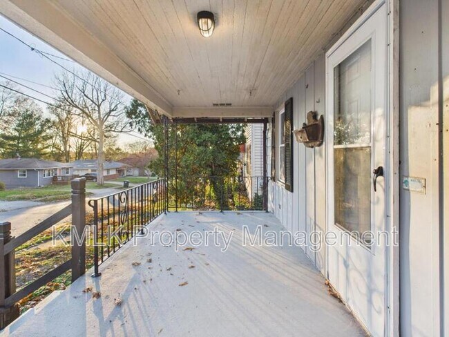 Foto del edificio - 973 Harrison Ave