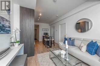 Building Photo - 225 Sumach St