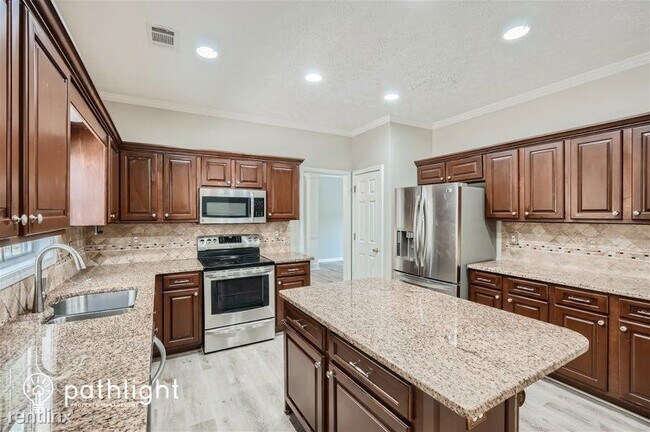 Foto del edificio - 4 br, 2 bath House - 1560 Highland Farm Dr...