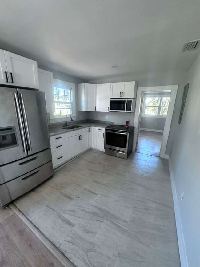 Foto del edificio - Charming 2BR Home for Rent in Jacksonville – Prime Investment Opportunity!