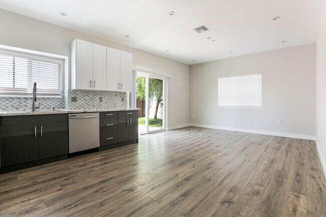 Foto del edificio - 10938 Nettleton St