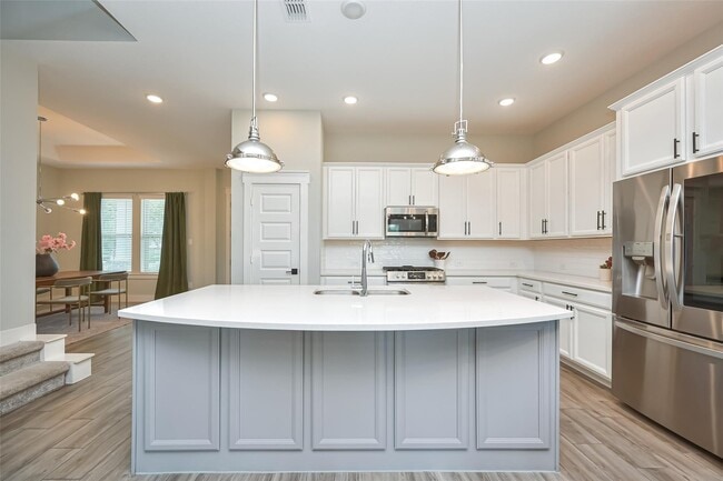 Building Photo - 17026 Canosa Dr