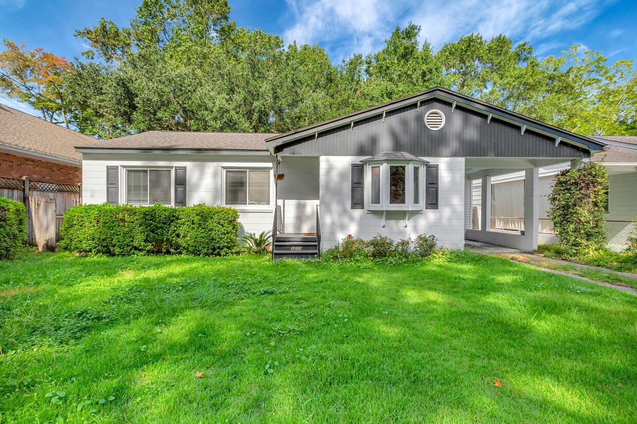 West Ashley Home in Pinecrest Gardens! - West Ashley Home in Pinecrest Gardens!