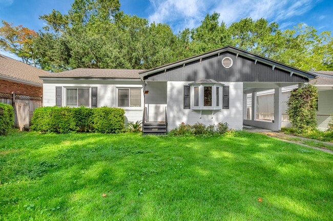West Ashley Home in Pinecrest Gardens! - West Ashley Home in Pinecrest Gardens!