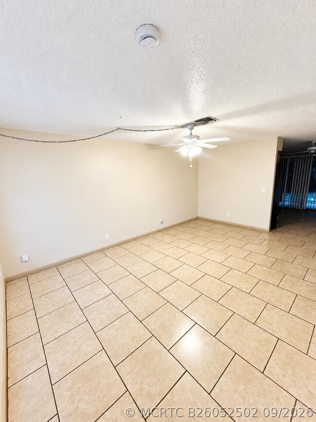 Building Photo - 9077 E Highland Pines Dr