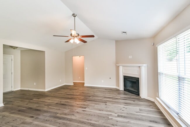 Building Photo - 13183 Sandbourne S