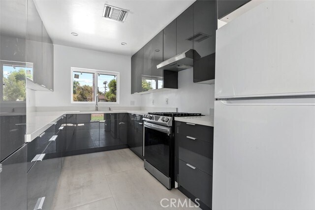 Building Photo - 22723 Leonora Dr