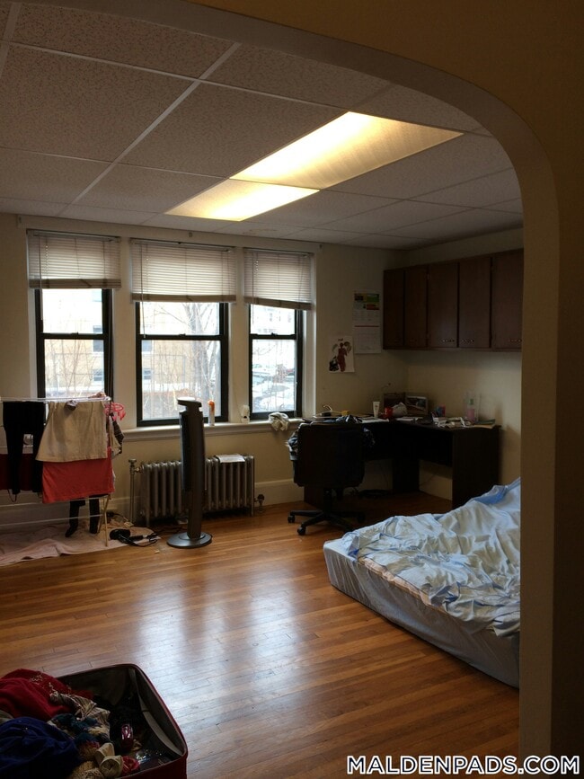 Foto del edificio - 349 Pleasant St