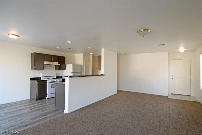 Building Photo - 5532 La Pelusa St