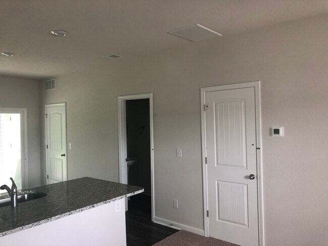 Building Photo - 225 Chandler Ct