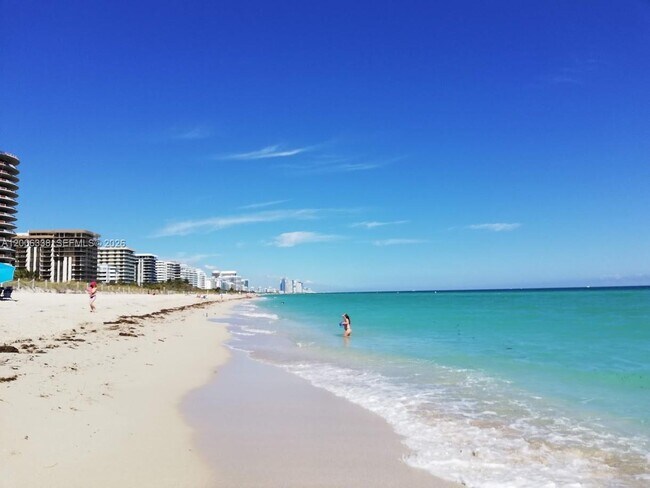 Foto del edificio - 7920 Harding Ave