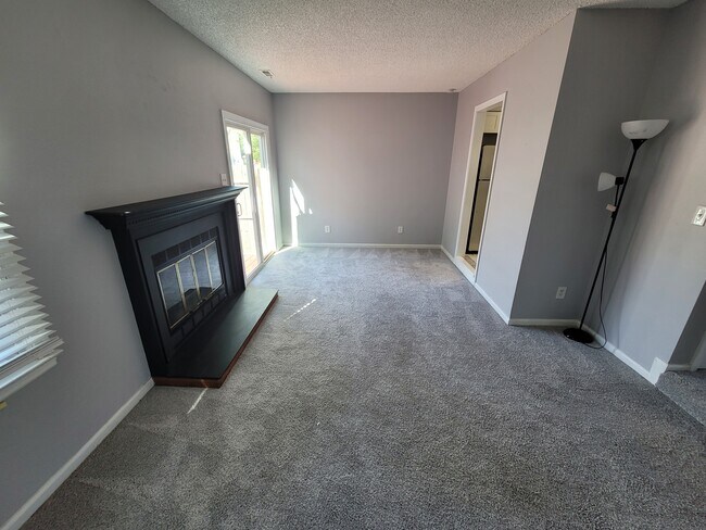 Foto del edificio - 2449 Reagan Ave