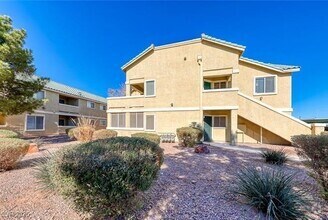 Building Photo - 1561 Linnbaker Ln