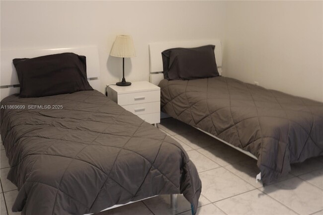 Building Photo - 17801 N Bay Rd