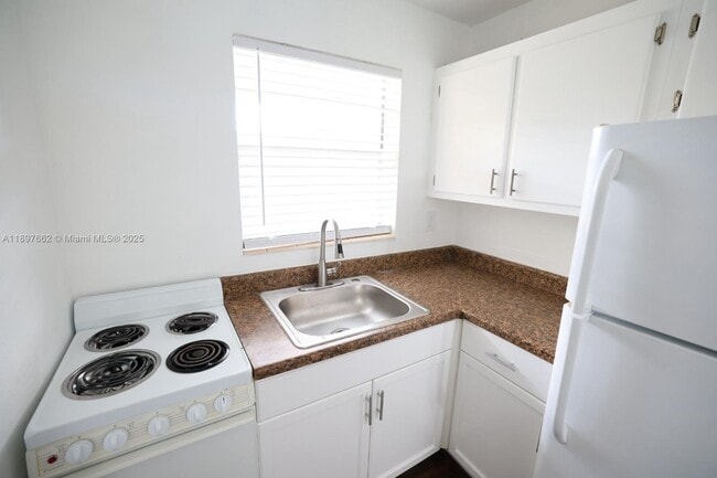Foto del edificio - 7200 W 11th Ct
