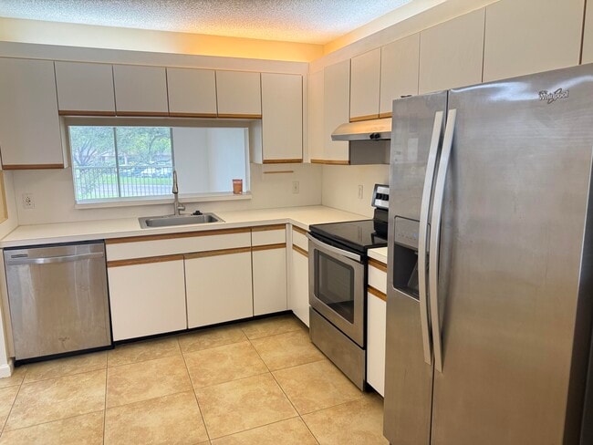 Building Photo - 1200 SW 124th Terrace