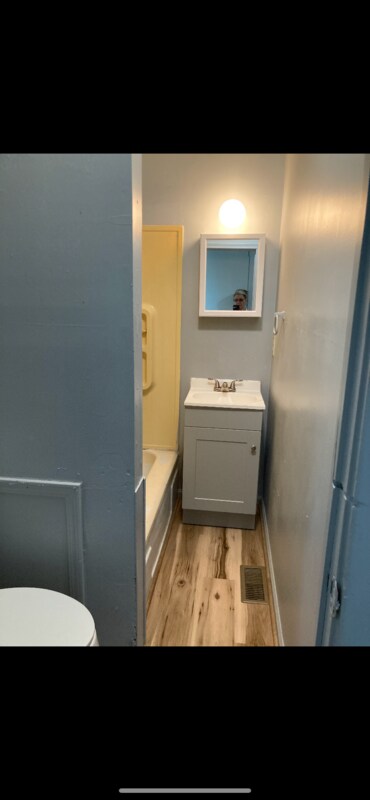 Foto del edificio - 600 Mc Clure Ave